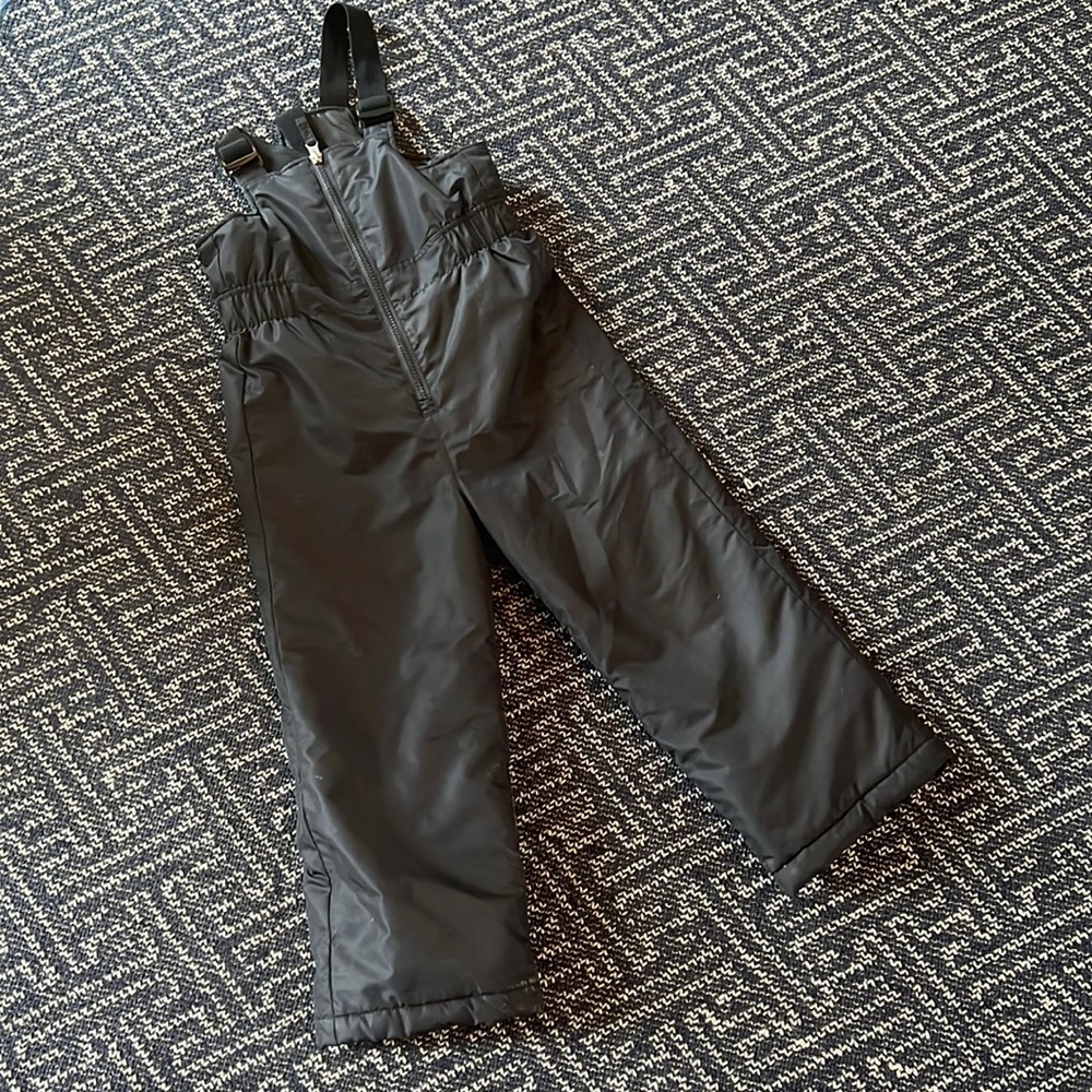 Black snow bib
